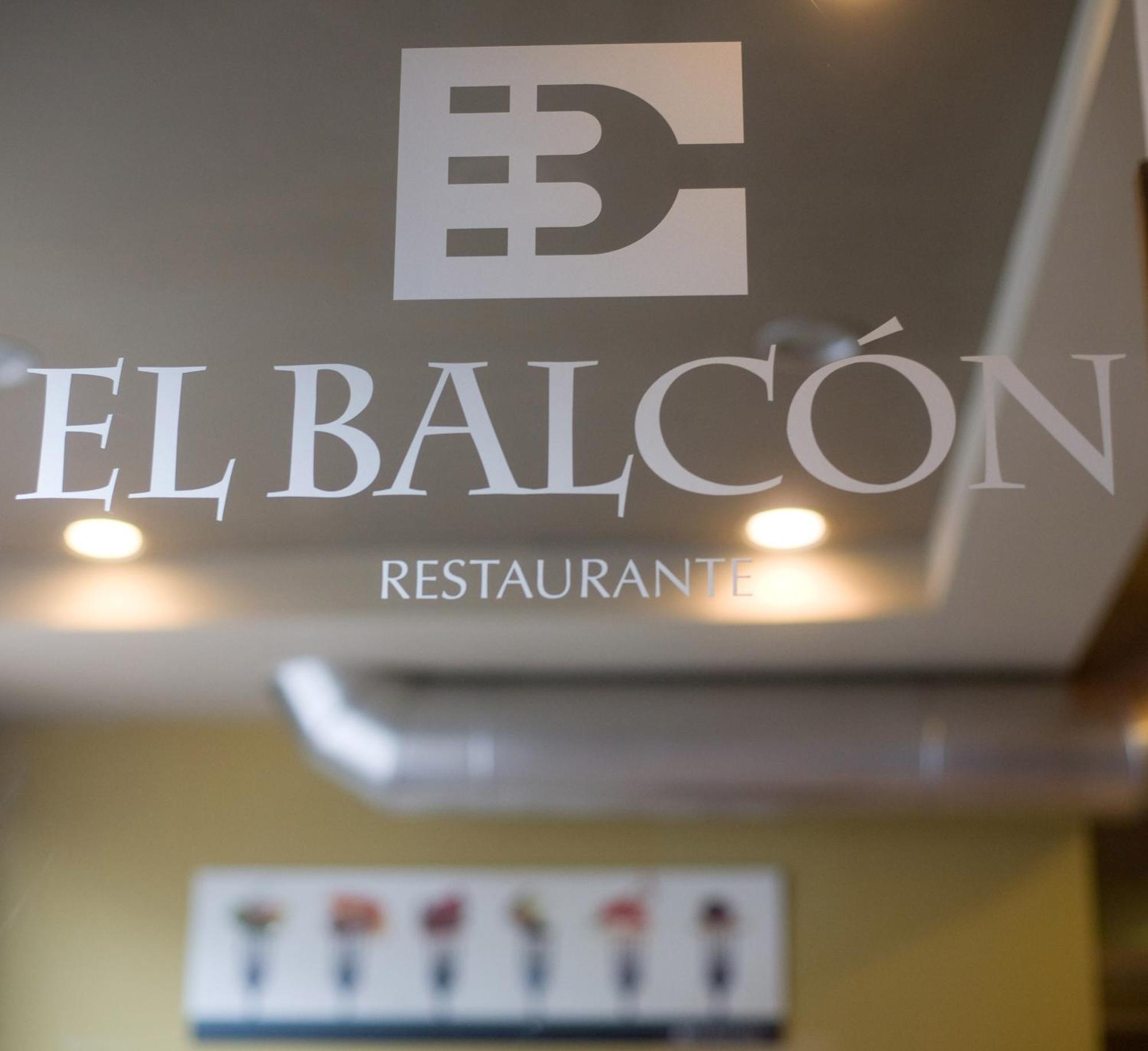 Hotel El Balcon Aviles Bagian luar foto