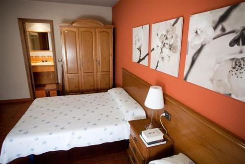 Hotel El Balcon Aviles Bagian luar foto