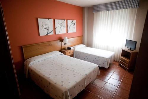 Hotel El Balcon Aviles Bagian luar foto